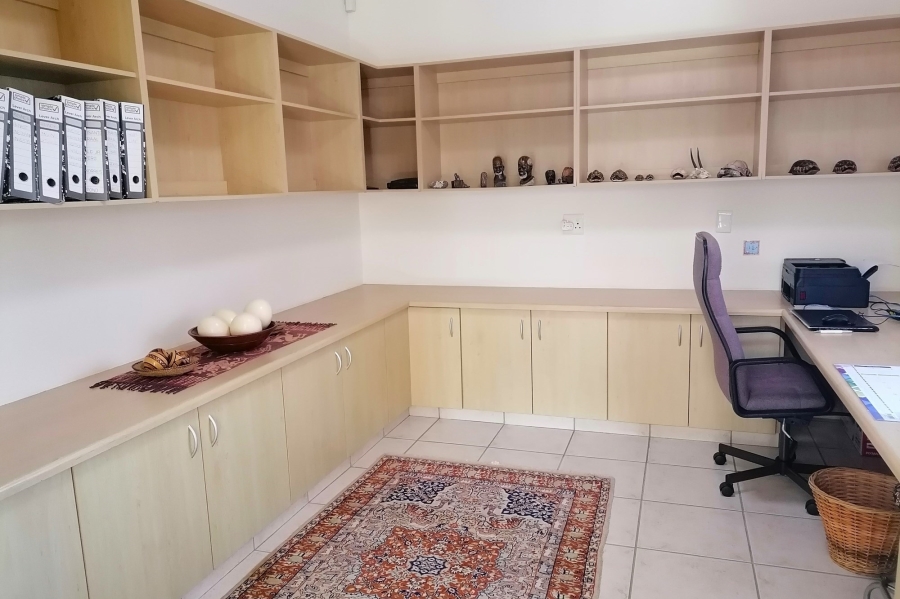 4 Bedroom Property for Sale in Stilbaai Wes Western Cape